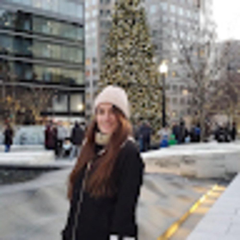 Meet your Posher, Alexia